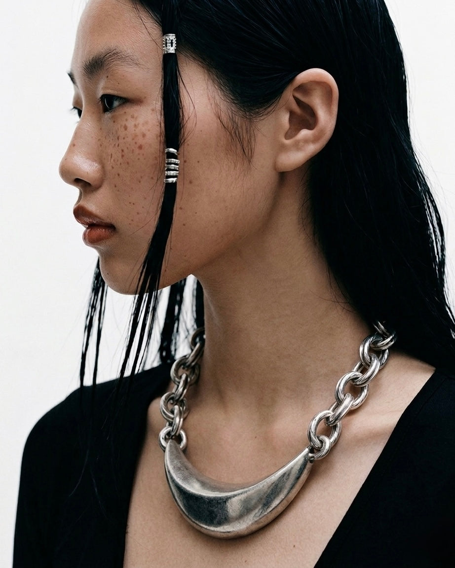 VAULT NECKLACE